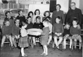 ASH030 1960 Egg Shackling 
Philip Gale?, Douglas Edington, Myra Male, Jean Pippin, Beverly Randall, Philip Reyland, Peter Ash, Keith Penny, Brian Dark, David Edington, Hubert Scammel, Robert Pippin, Graham Bonning, Angela Reyland, Richard Pippin