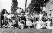 JBL105 1956 Mayday 
David Eddington, Douglas Eddington, Myra Male, Philip Gale, Keith Penny, Jean Pippin, David Swain, Barbara Scott, Keith Male, Hubert Scammel, Brian Dark, Billy Dark, Michael Swain, Jane Male, Michael Sills, Pat Eddington, Mary Scammel, Pauline Pippin, Pamela Tolman, Tony Eddington, Gillian Pippin