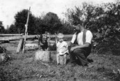 KGU786   70 Probably Henry Albert Gummer with son Gordon