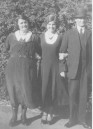 PPA277 Eva Lawrence with her parents Kate and Charles c1930
