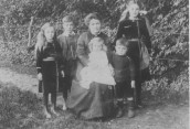 PPA278 The Lawrence family in late 1914 or early 1915